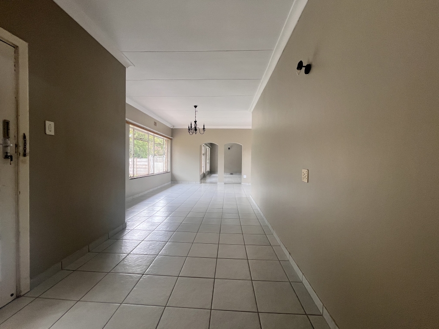 To Let 3 Bedroom Property for Rent in Flamwood North West
